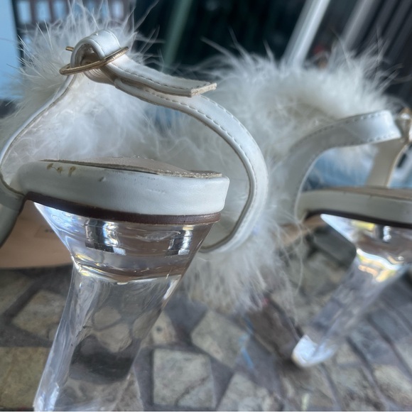 Fur Heels - Picture 5 of 6